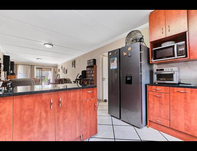 2 BEDROOM APARTMENT FOR SALE IN PAULSHOF